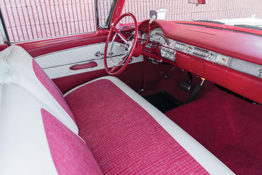 Интерьер Ford Fairlane 500 Skyliner (U8-51A) 1958 года  (фото 30 из 35)